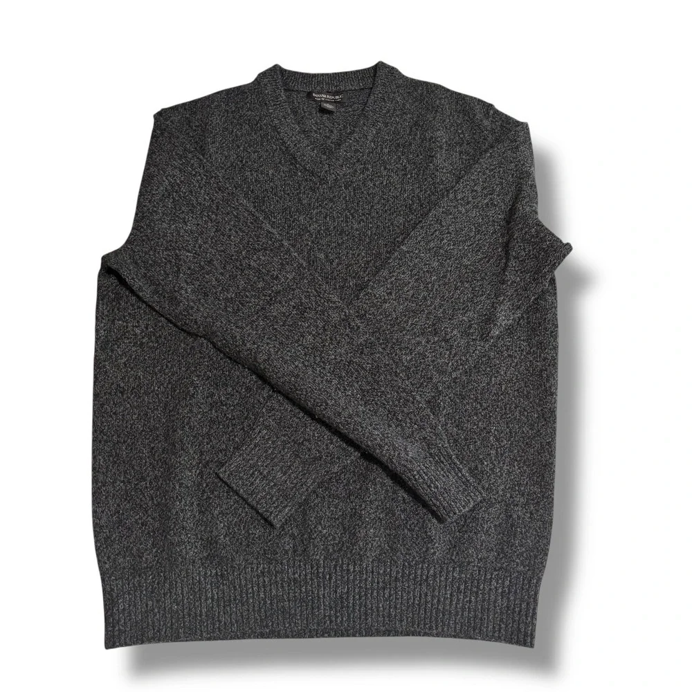 Banana Republic Men's Italian Yarn Merino Wool V Neck Sweater Size L 22 x27‎